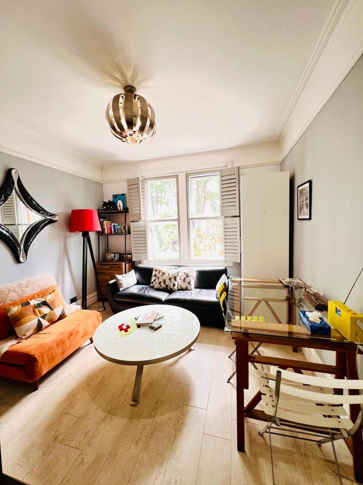 Bournemouth. Private Self Contained Space. Apartament